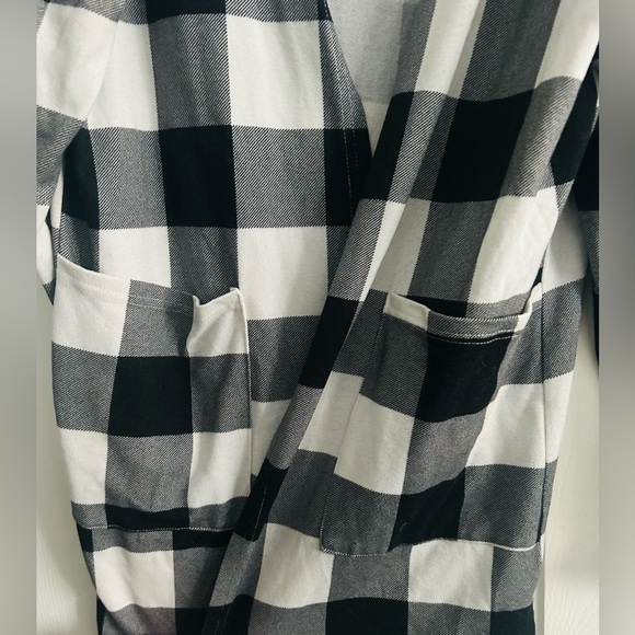 Buffalo Plaid Open Front Cardigan Sweater with front pockets - Black/White, XXL - Picture 5 of 7